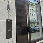 3 2 Bathrooms 2 Toilets New Center Of Underground Parking Space Contactless Self Check-in Dusseldorf