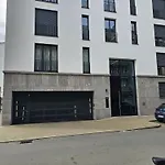 3 2 Bathrooms 2 Toilets New Center Of Underground Parking Space Contactless Self Check-in * Düsseldorf