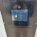 3 2 Bathrooms 2 Toilets New Center Of Underground Parking Space Contactless Self Check-in * Dusseldorf
