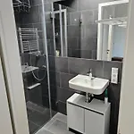 3 2 Bathrooms 2 Toilets New Center Of Underground Parking Space Contactless Self Check-in Apartment *