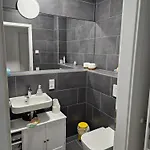 3 2 Bathrooms 2 Toilets New Center Of Underground Parking Space Contactless Self Check-in Apartment Dusseldorf
