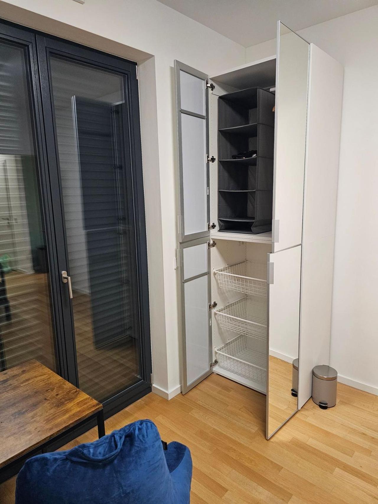 3 2 Bathrooms 2 Toilets New Center Of Underground Parking Space Contactless Self Check-in Apartment *