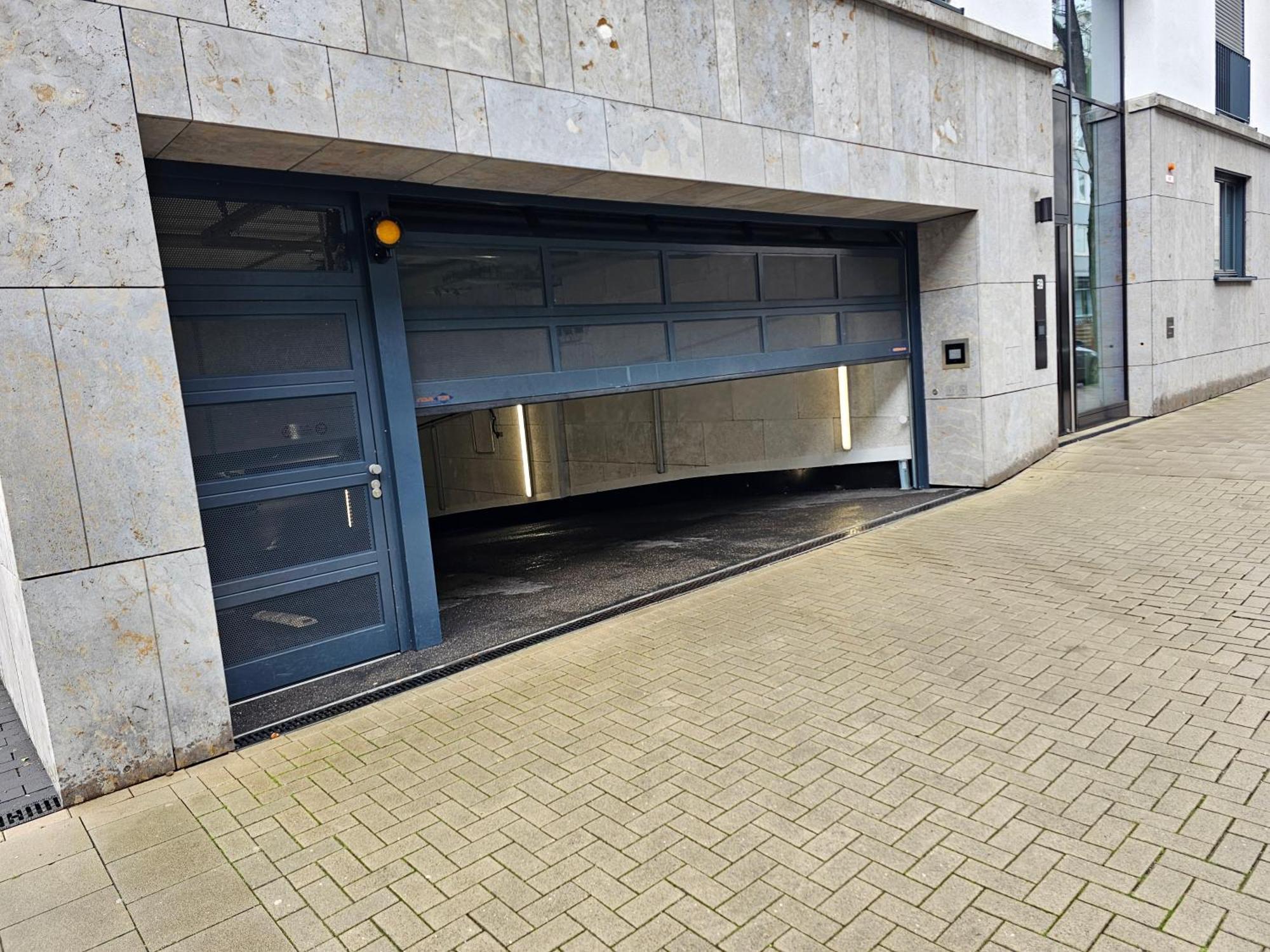 Apartment 3 2 Bathrooms 2 Toilets New Center Of Underground Parking Space Contactless Self Check-in *