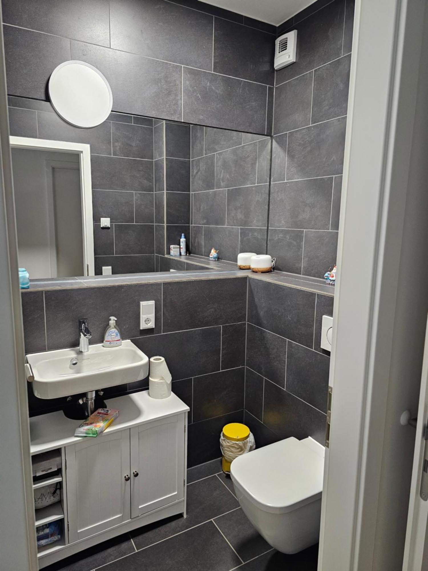 3 2 Bathrooms 2 Toilets New Center Of Underground Parking Space Contactless Self Check-in Apartment Düsseldorf