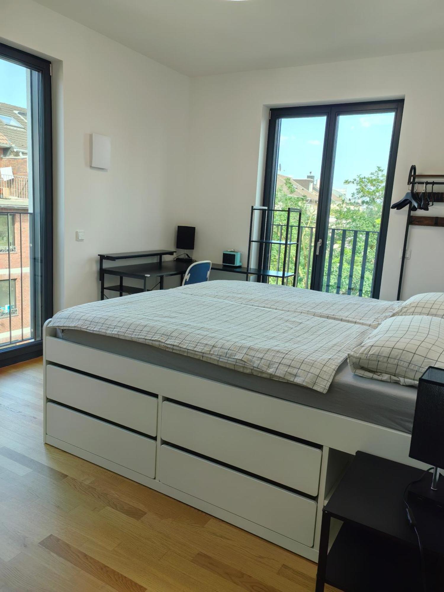 Apartment 3 2 Bathrooms 2 Toilets New Center Of Underground Parking Space Contactless Self Check-in *