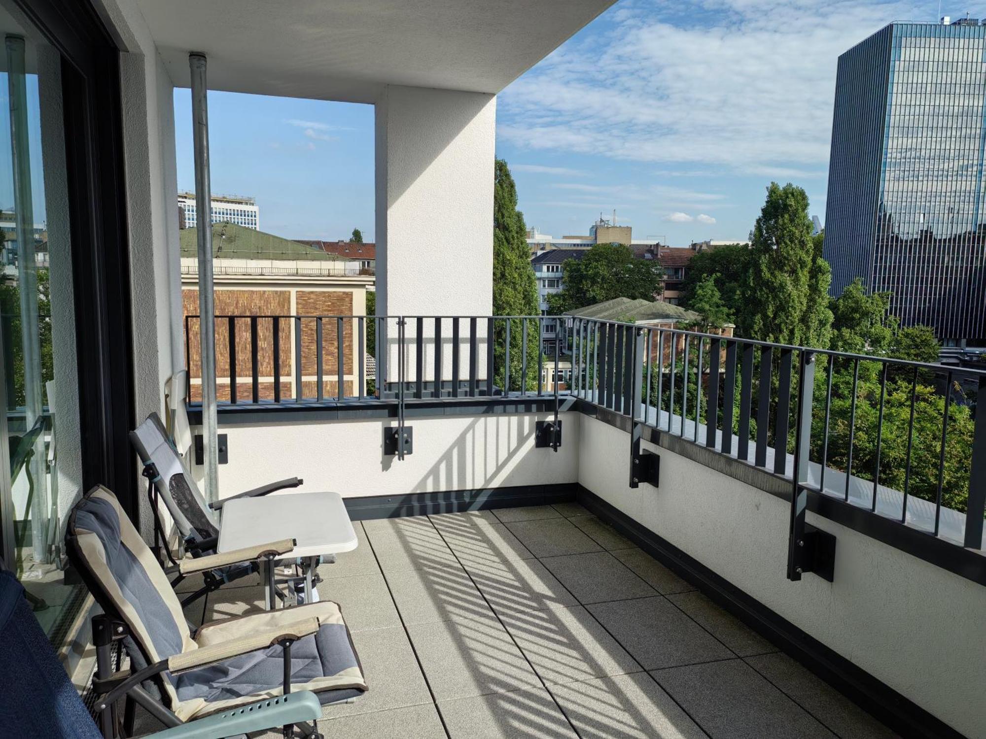 Appartement 3 2 Bathrooms 2 Toilets New Center Of Underground Parking Space Contactless Self Check-in Düsseldorf